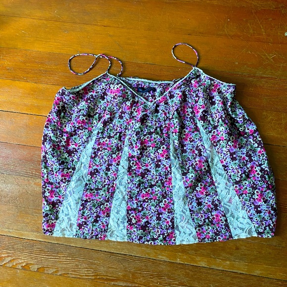 Floral and lace cropped tank - Picture 1 of 2